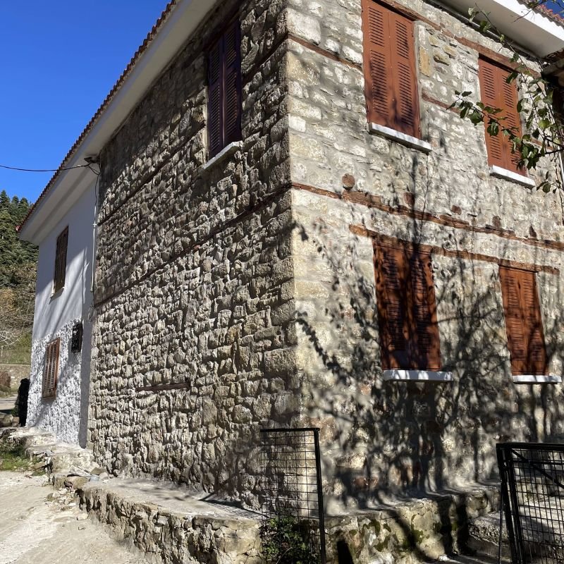 Ενίσχυση υποστυλωμάτων με μανδύες οπλισμένου σκυροδέματος σε υφιστάμενο κτίριο