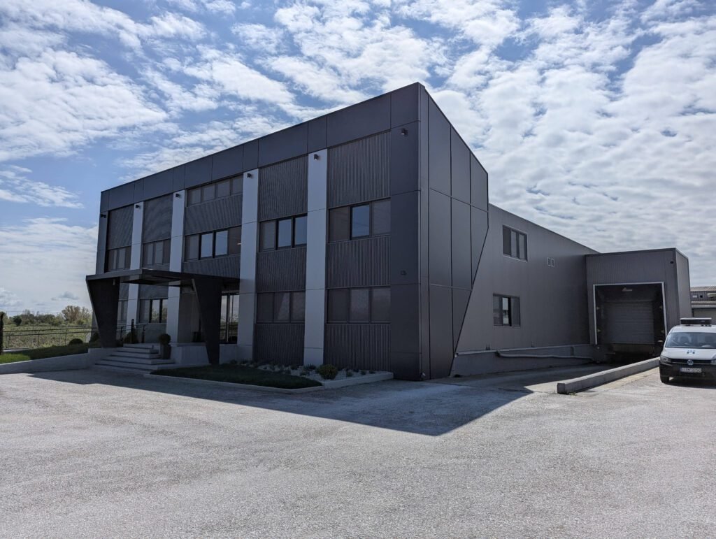 Εξειδικευμένες στατικές ενισχύσεις, επισκευές σεισμόπληκτων κτιρίων και αποκατάσταση μνημείων.